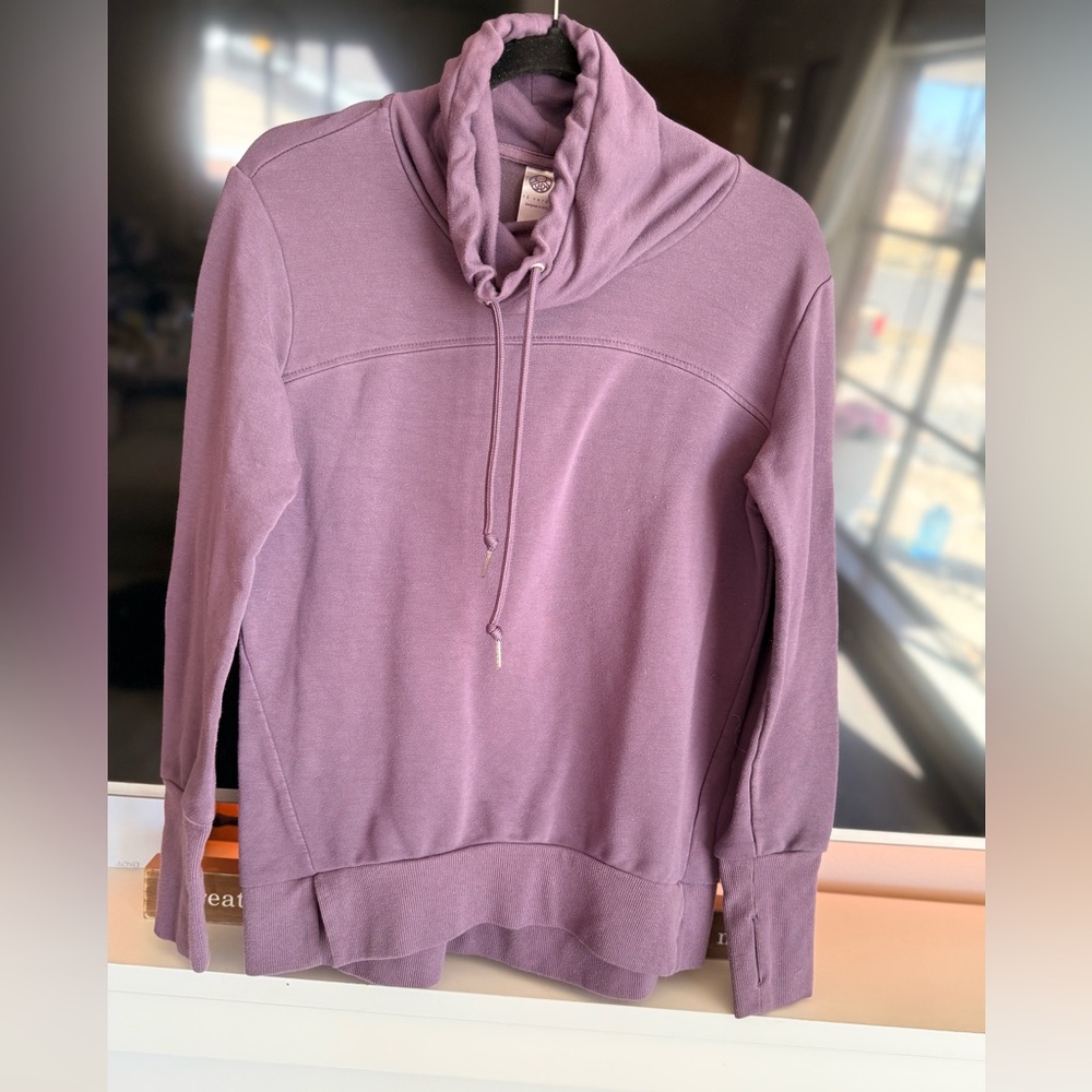 Te Verde Women's Purple Sweater